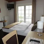 Wein & Gaestehaus Rosenlay ليزا