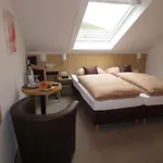 Wein & Gaestehaus Rosenlay بيت ضيافة ليزا